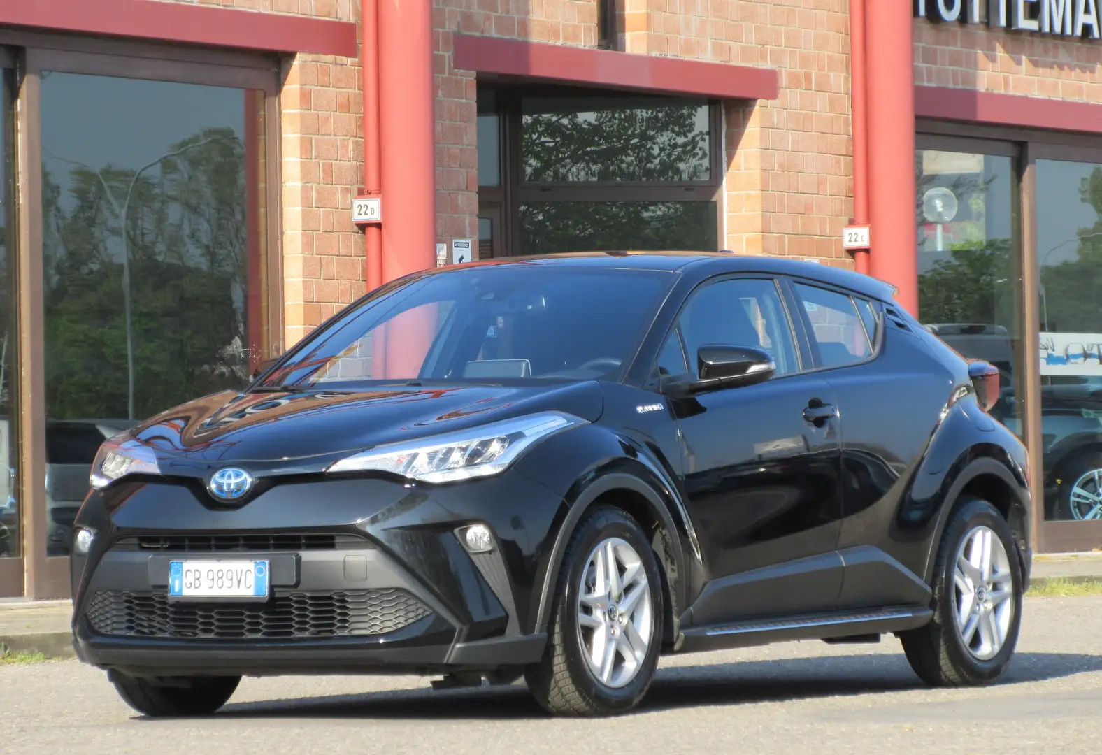 Toyota C-HR 1.8 Hybrid E-CVT Active Nero - 1