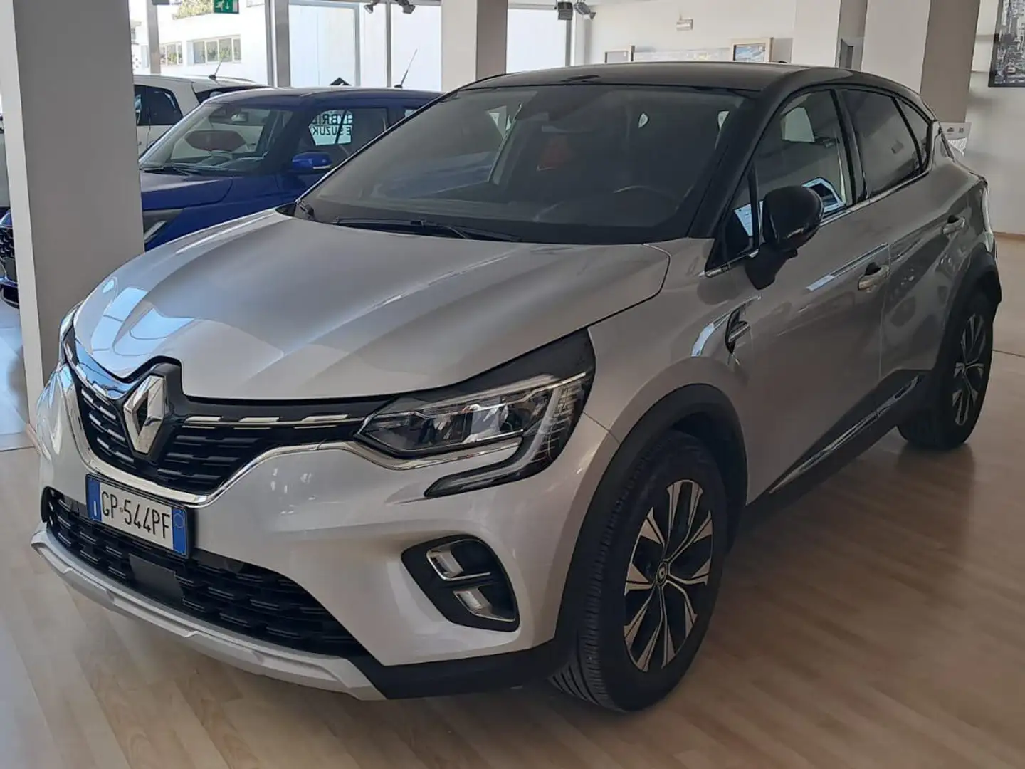 Renault Captur Captur II 1.6 E-Tech full hybrid Techno 145cv auto Plateado - 1