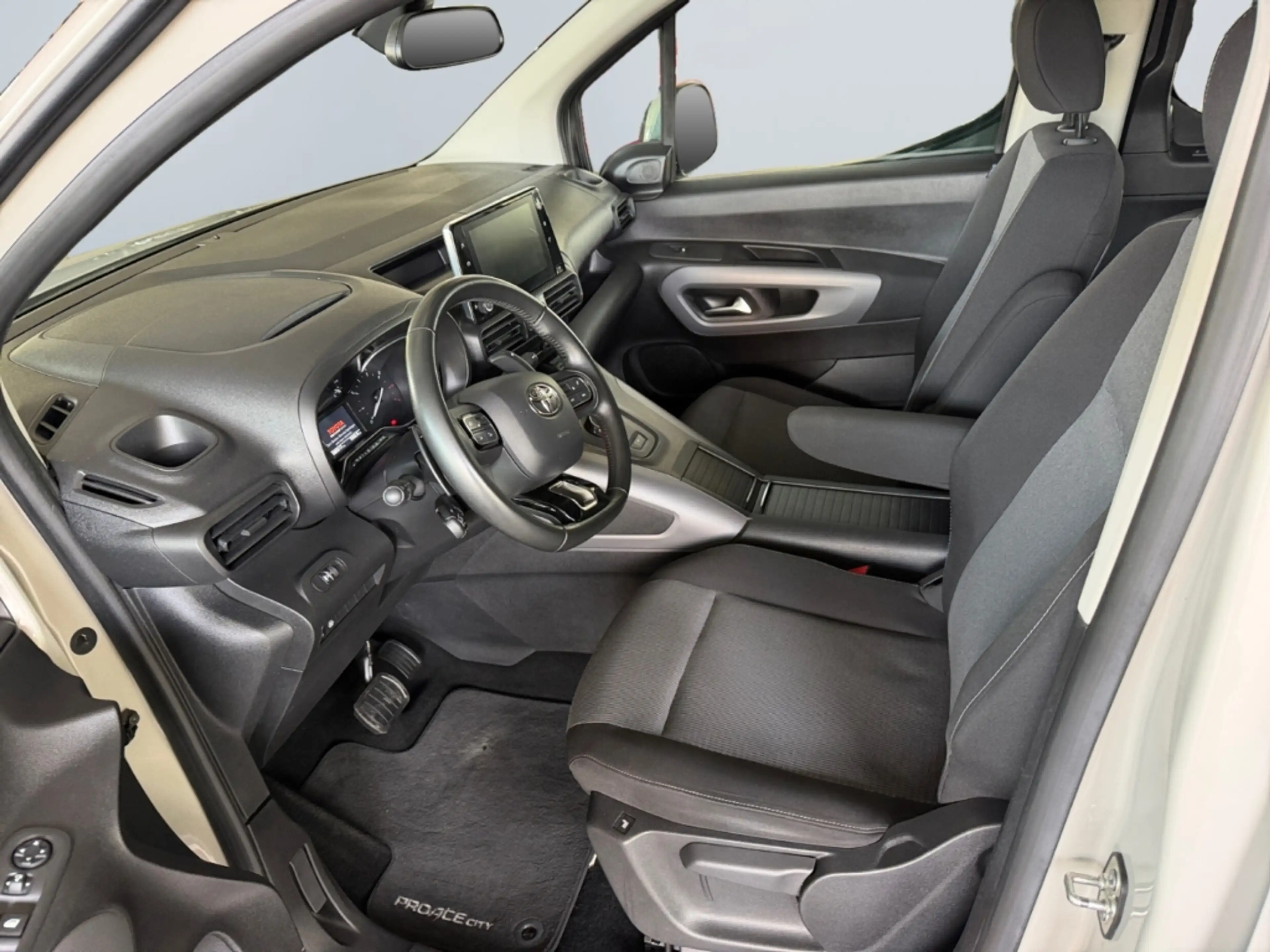 Toyota Proace City Verso 1.2T L1 Team D *ACC*Navi*RCam* — photo 9