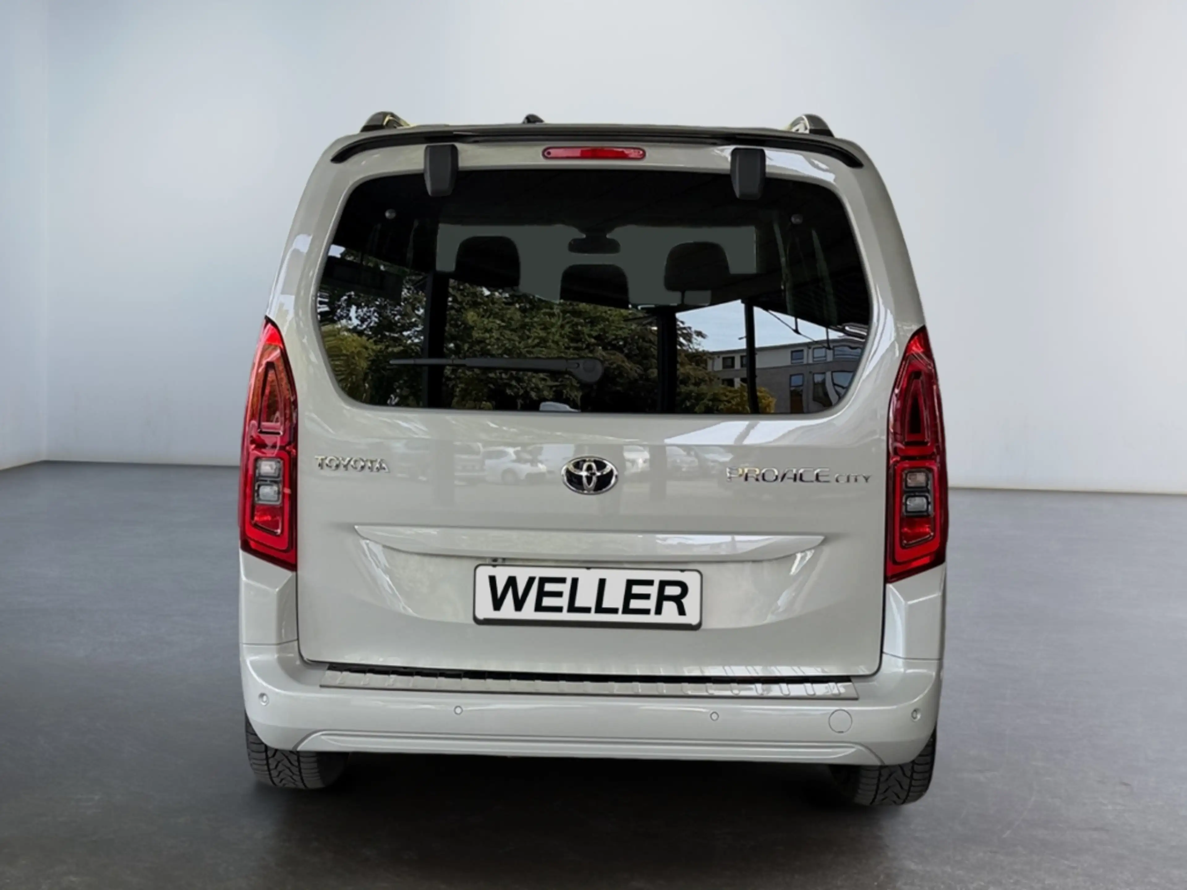 Toyota Proace City Verso 1.2T L1 Team D *ACC*Navi*RCam* — photo 6