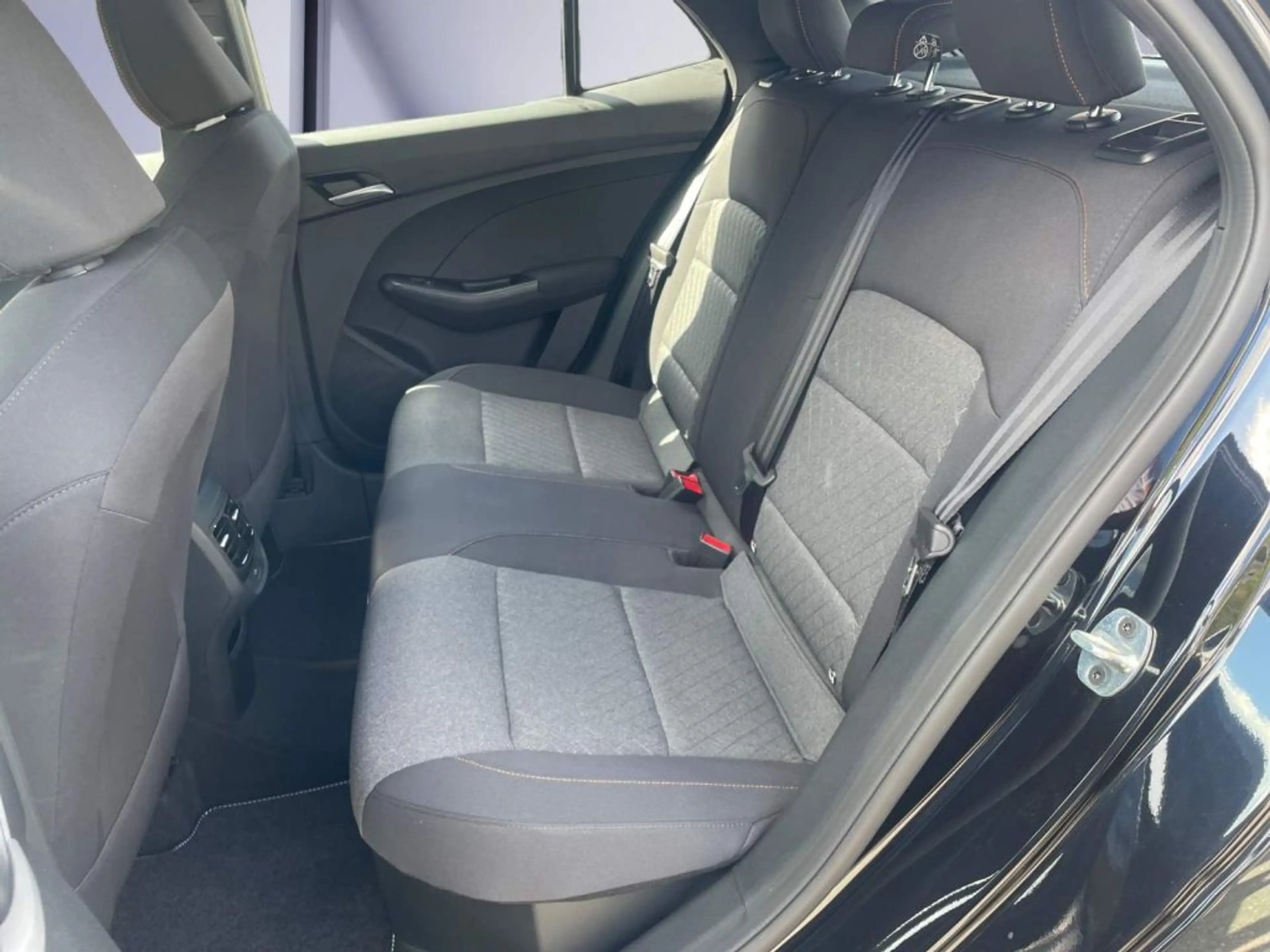 MG MG3 3 Hybrid+ Comfort *Allwetterreifen* — photo 9