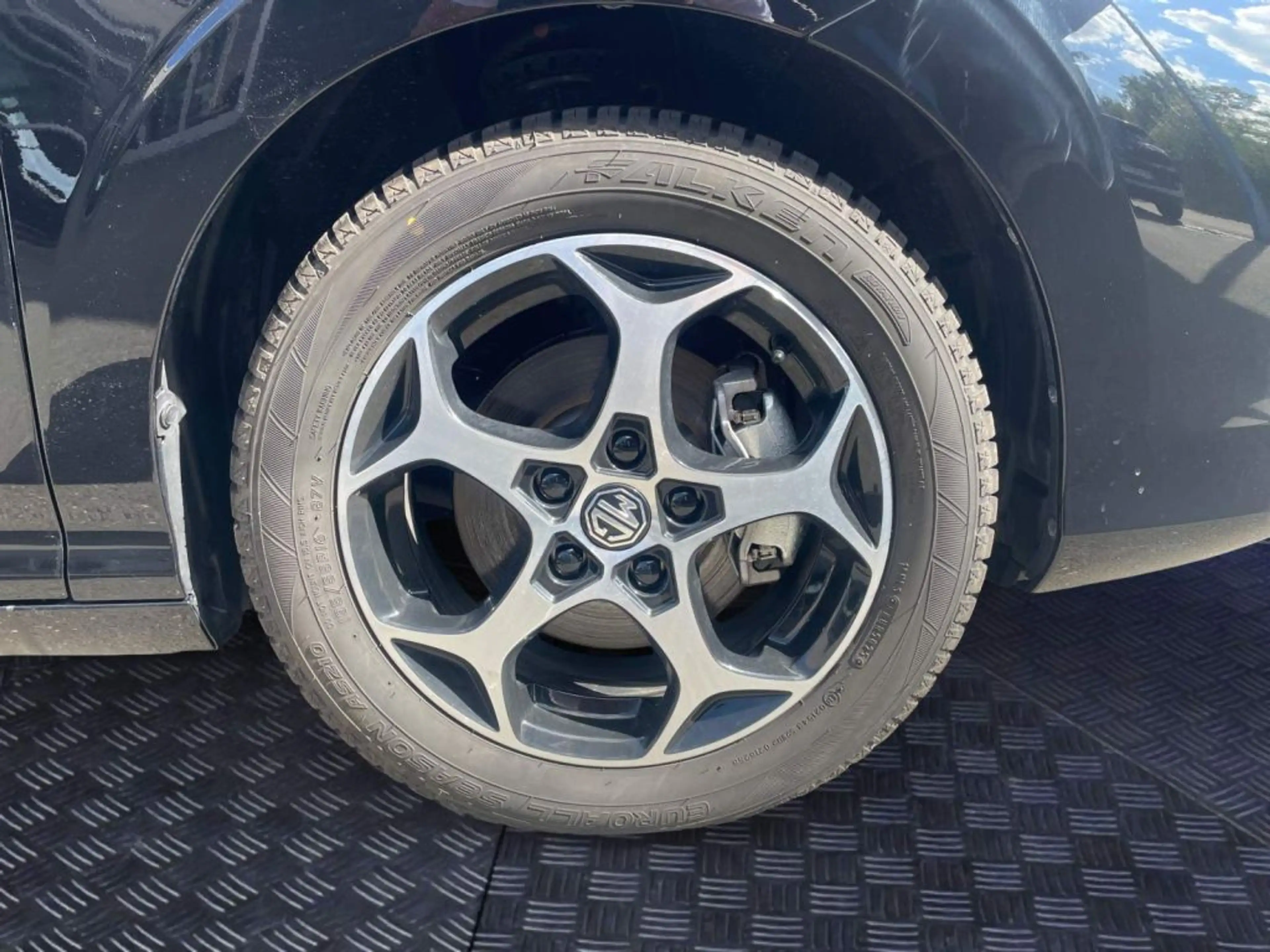 MG MG3 3 Hybrid+ Comfort *Allwetterreifen* — photo 16