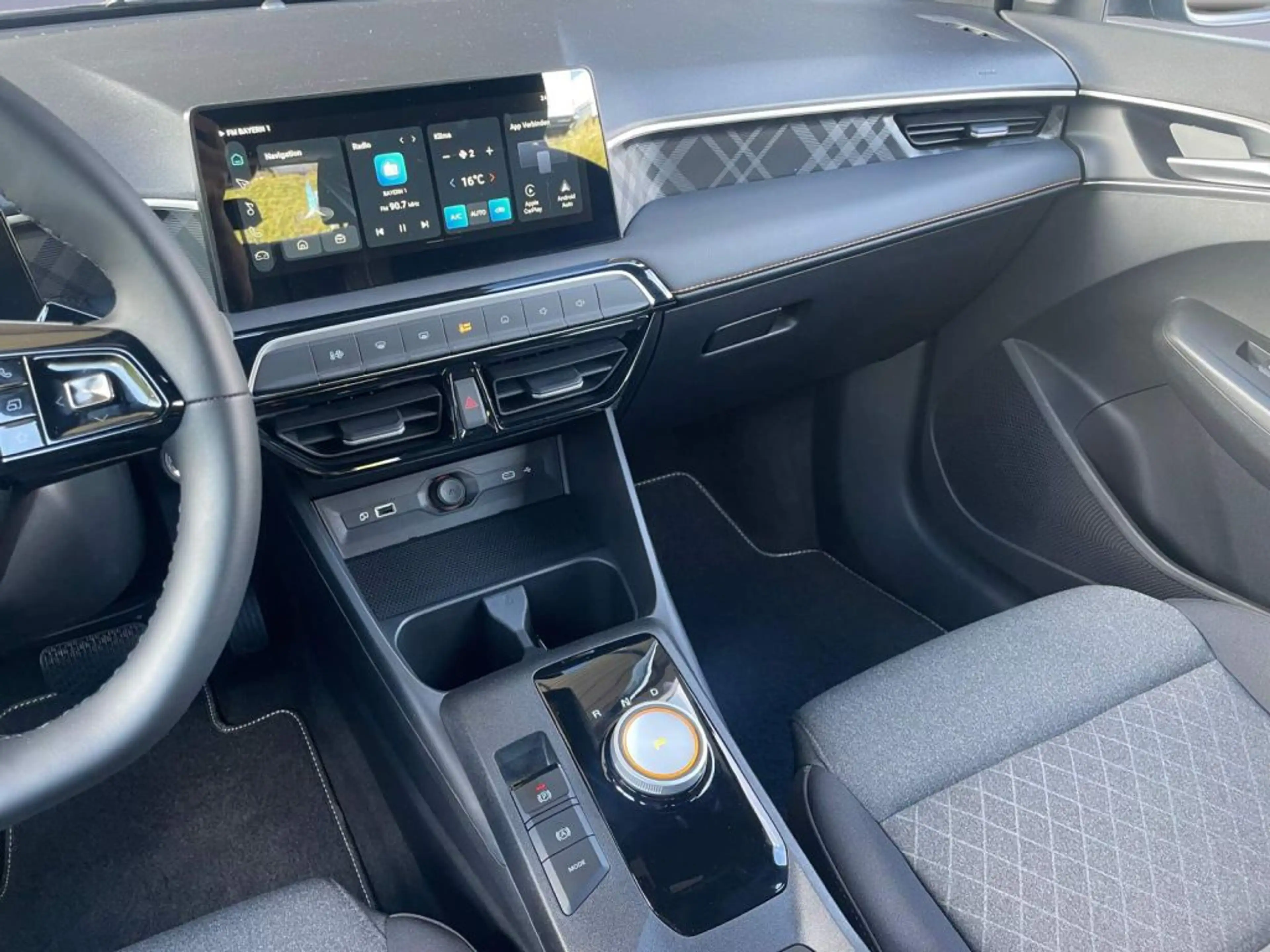 MG MG3 3 Hybrid+ Comfort *Allwetterreifen* — photo 13