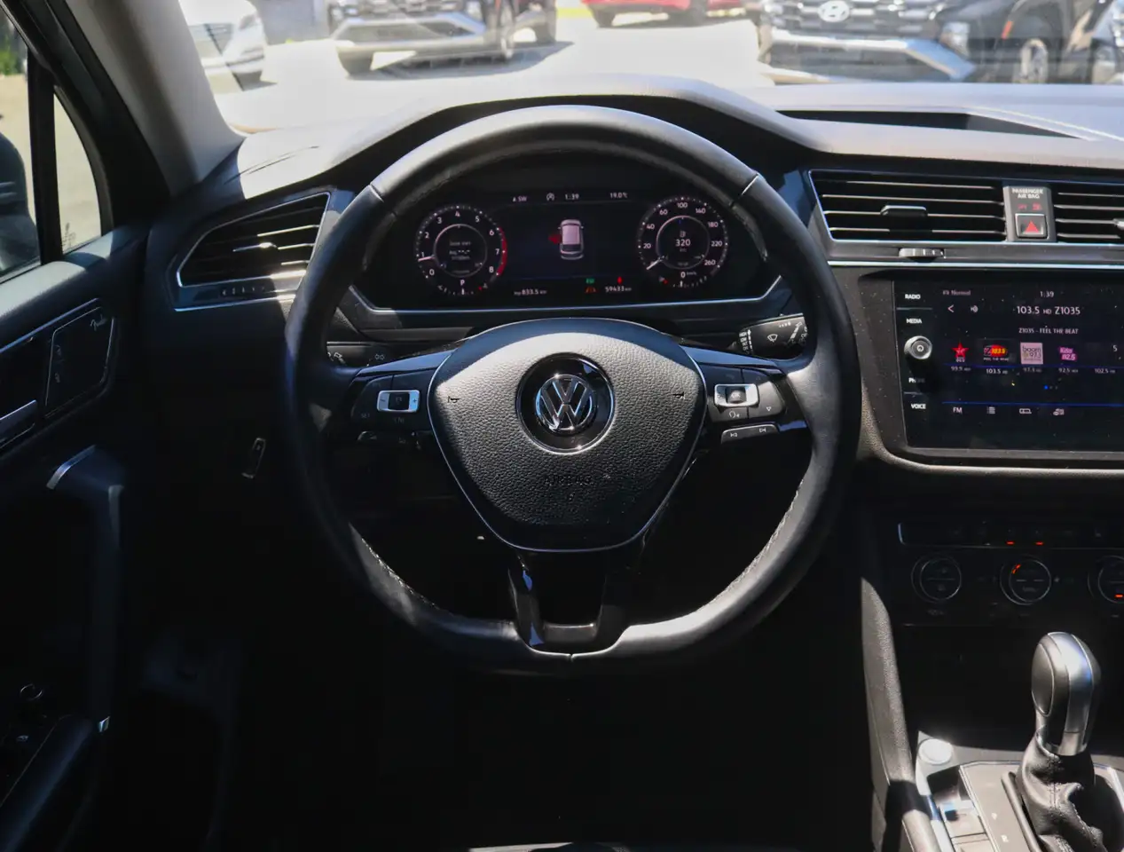 Volkswagen Tiguan photo Volkswagen Tiguan