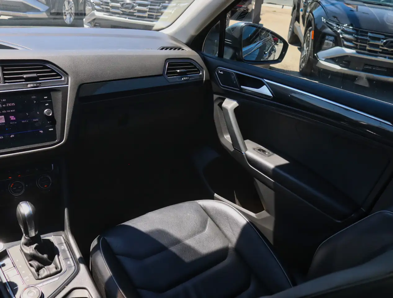 Volkswagen Tiguan photo Volkswagen Tiguan