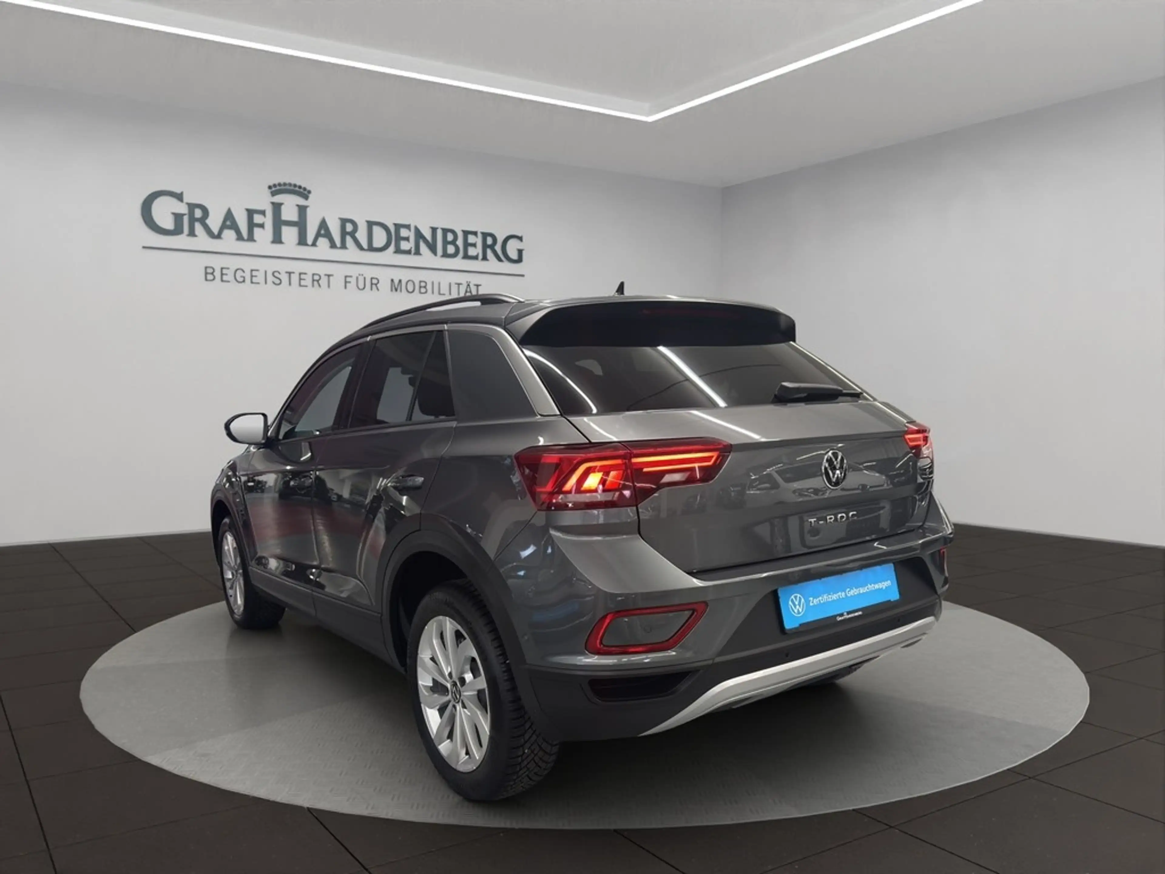 Volkswagen T-Roc Life 1.5 TSI AHK StandHZG ACC LED Rückfahrkamera — photo 3
