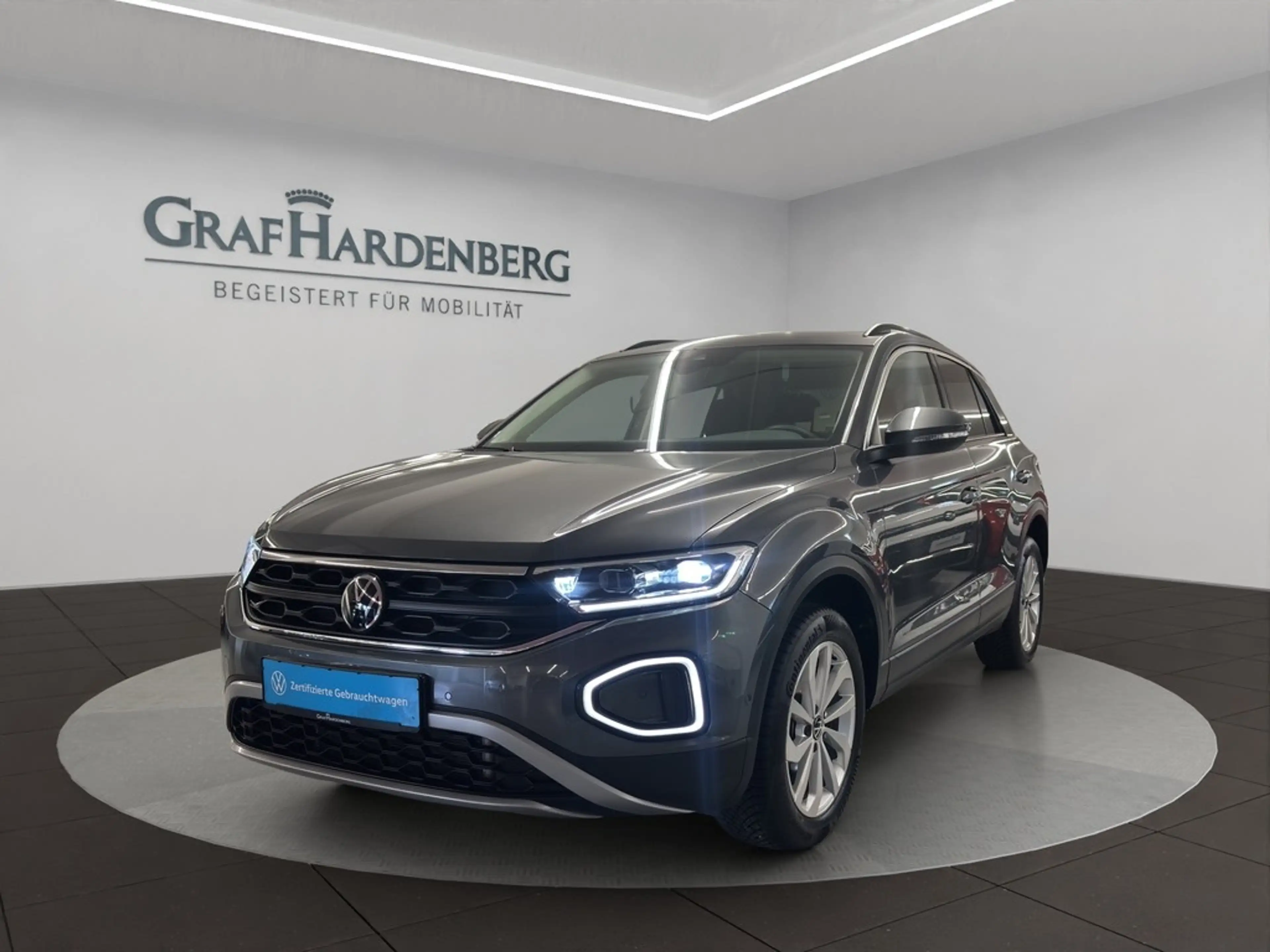 Volkswagen T-Roc Life 1.5 TSI AHK StandHZG ACC LED Rückfahrkamera — photo 2
