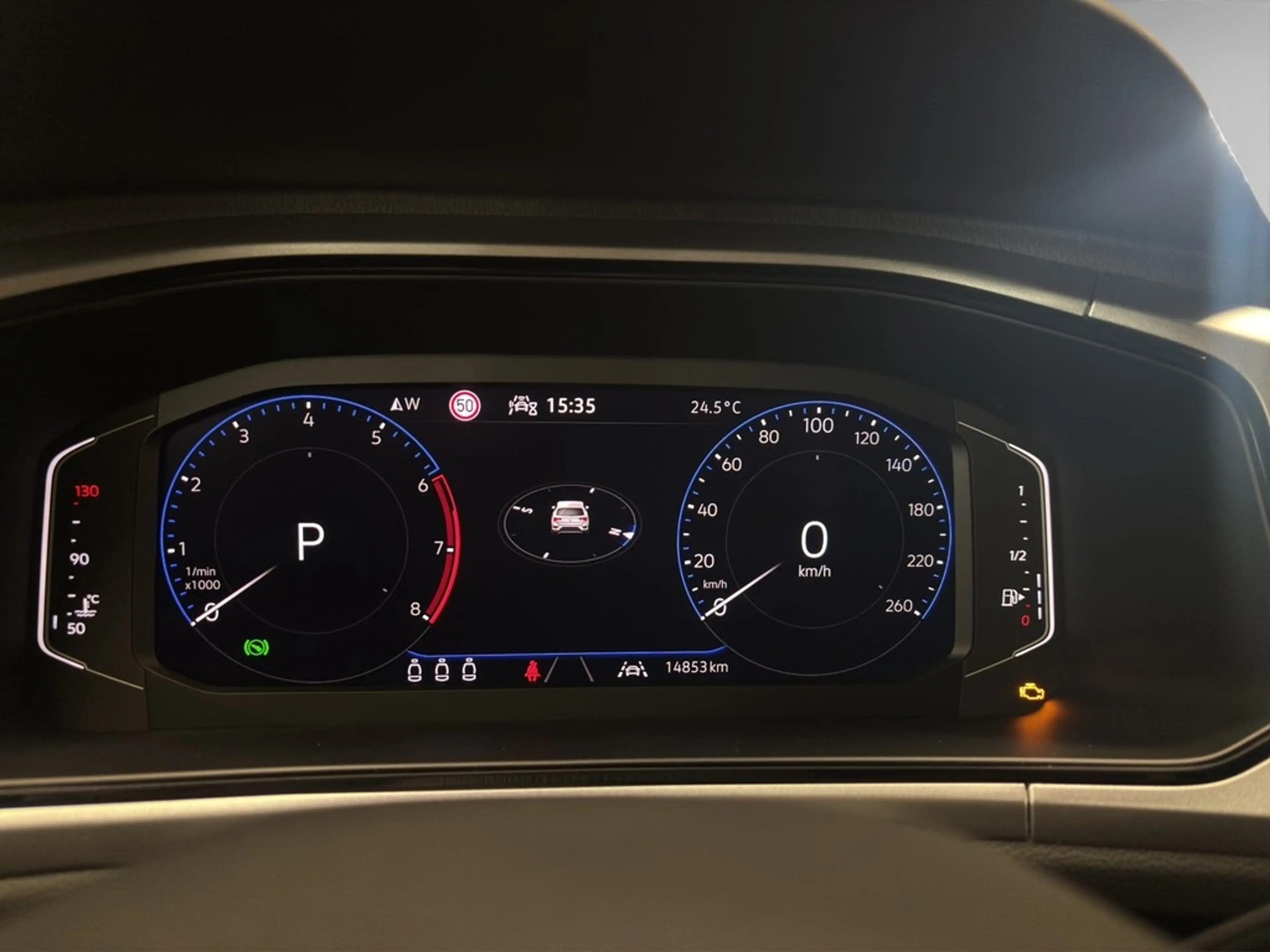 Volkswagen T-Roc Life 1.5 TSI AHK StandHZG ACC LED Rückfahrkamera — photo 8