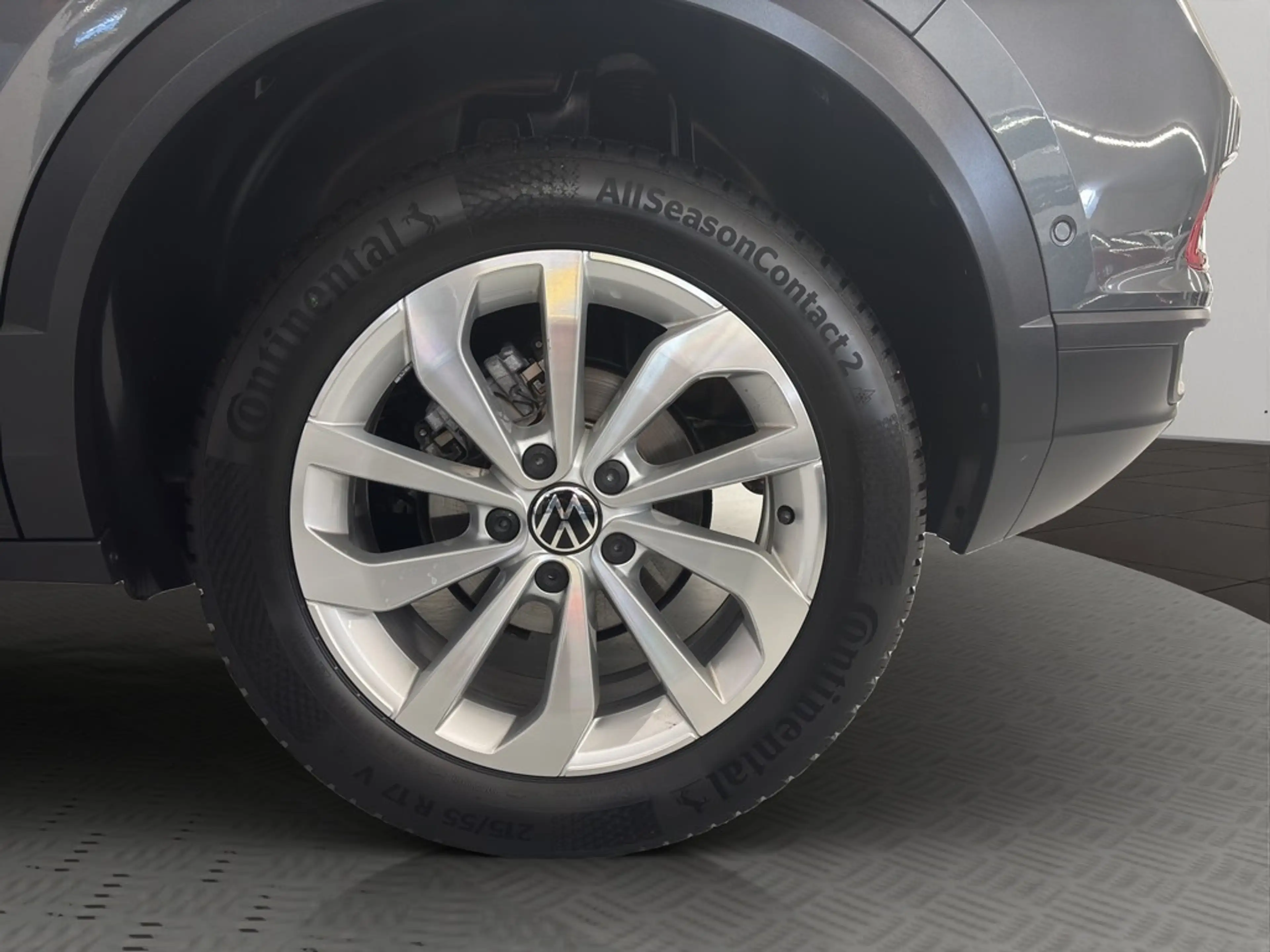Volkswagen T-Roc Life 1.5 TSI AHK StandHZG ACC LED Rückfahrkamera — photo 13