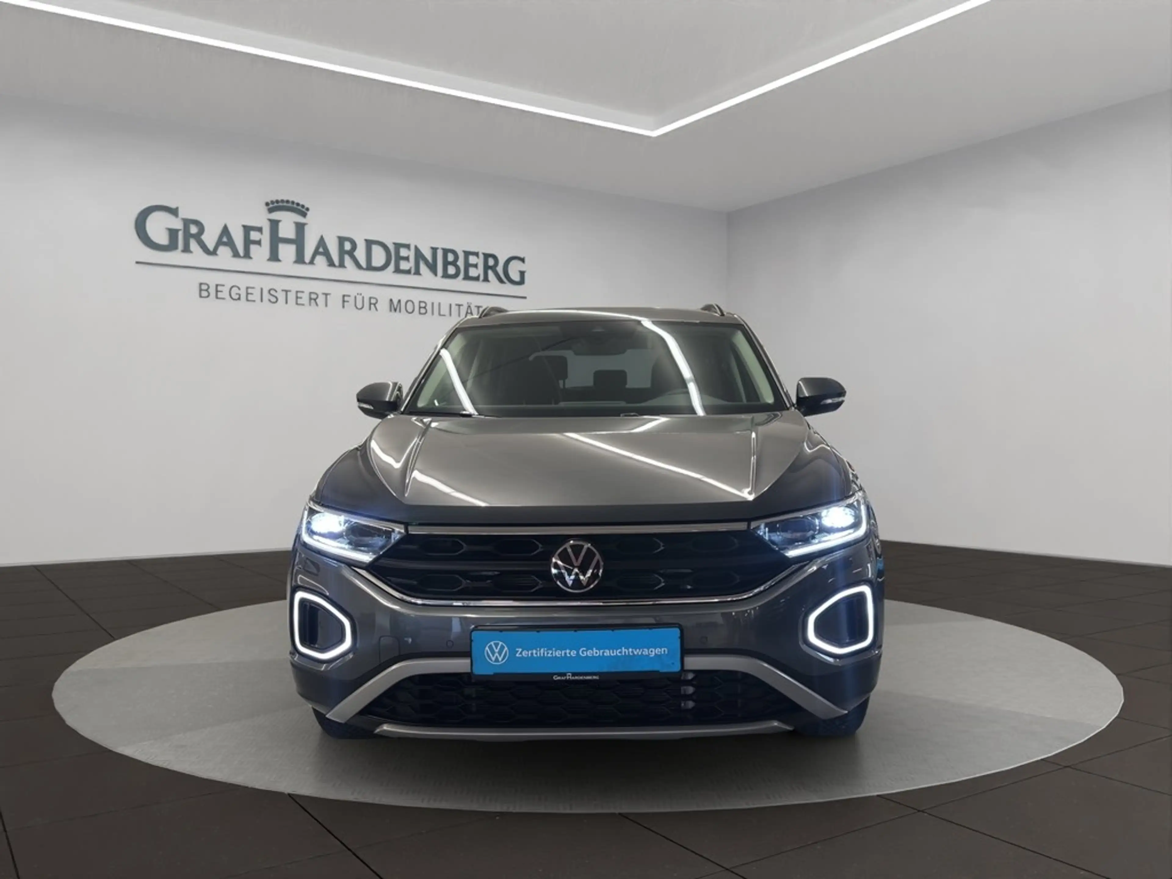 Volkswagen T-Roc Life 1.5 TSI AHK StandHZG ACC LED Rückfahrkamera