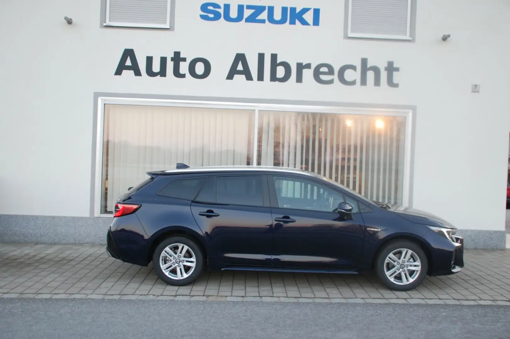 Suzuki Swace 1.8 Hybrid CVT Comfort+ Blau - 1