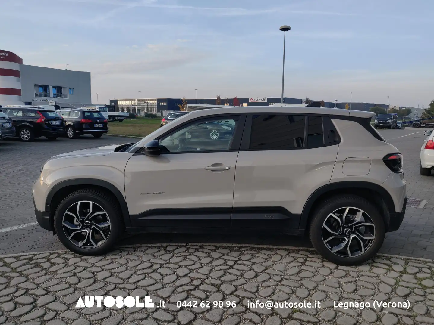 Jeep Avenger Avenger 1.2 Turbo Altitude Gris - 2