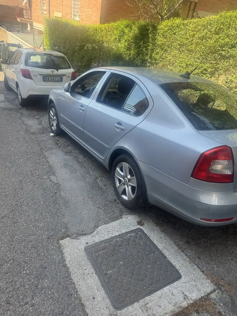 Skoda Octavia 2.0 TDI DPF Ambiente - 2