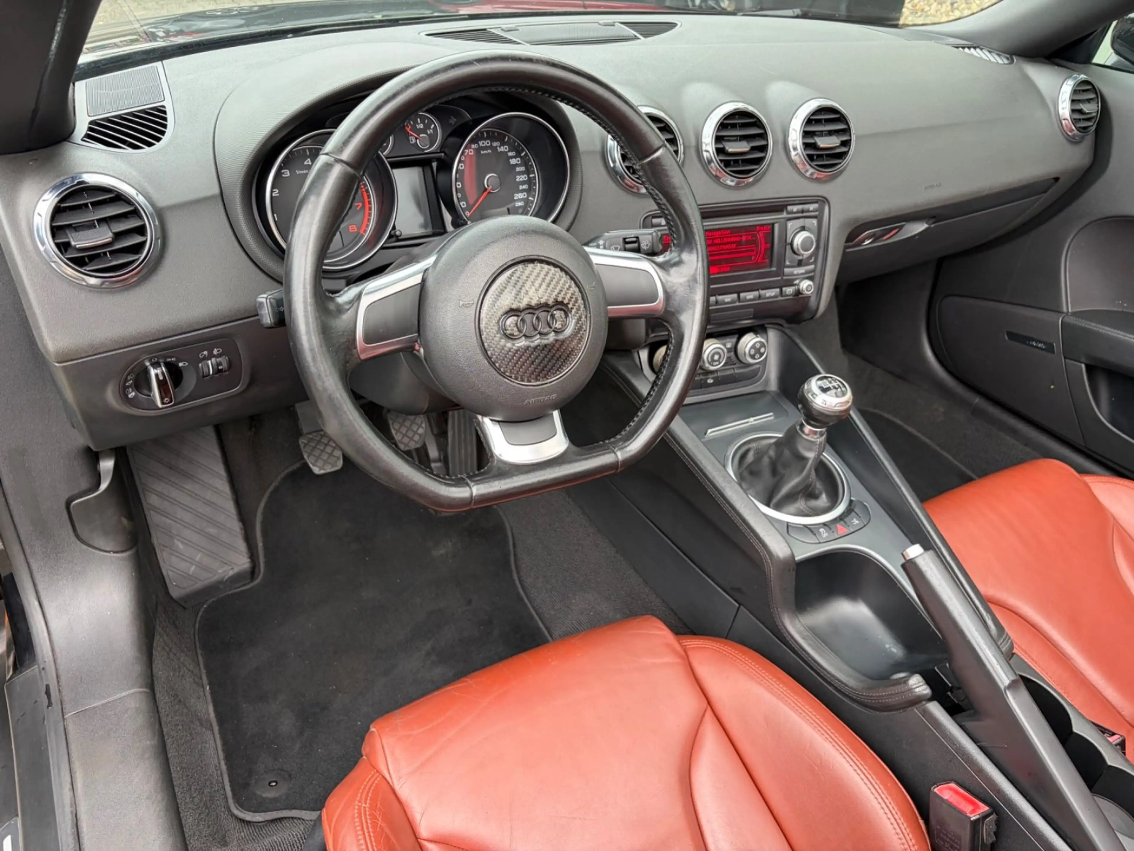 Audi TT Roadster 1.8 TFSI*NAVI*LEDER*BOSE*KLIMA*EURO5 — photo 13