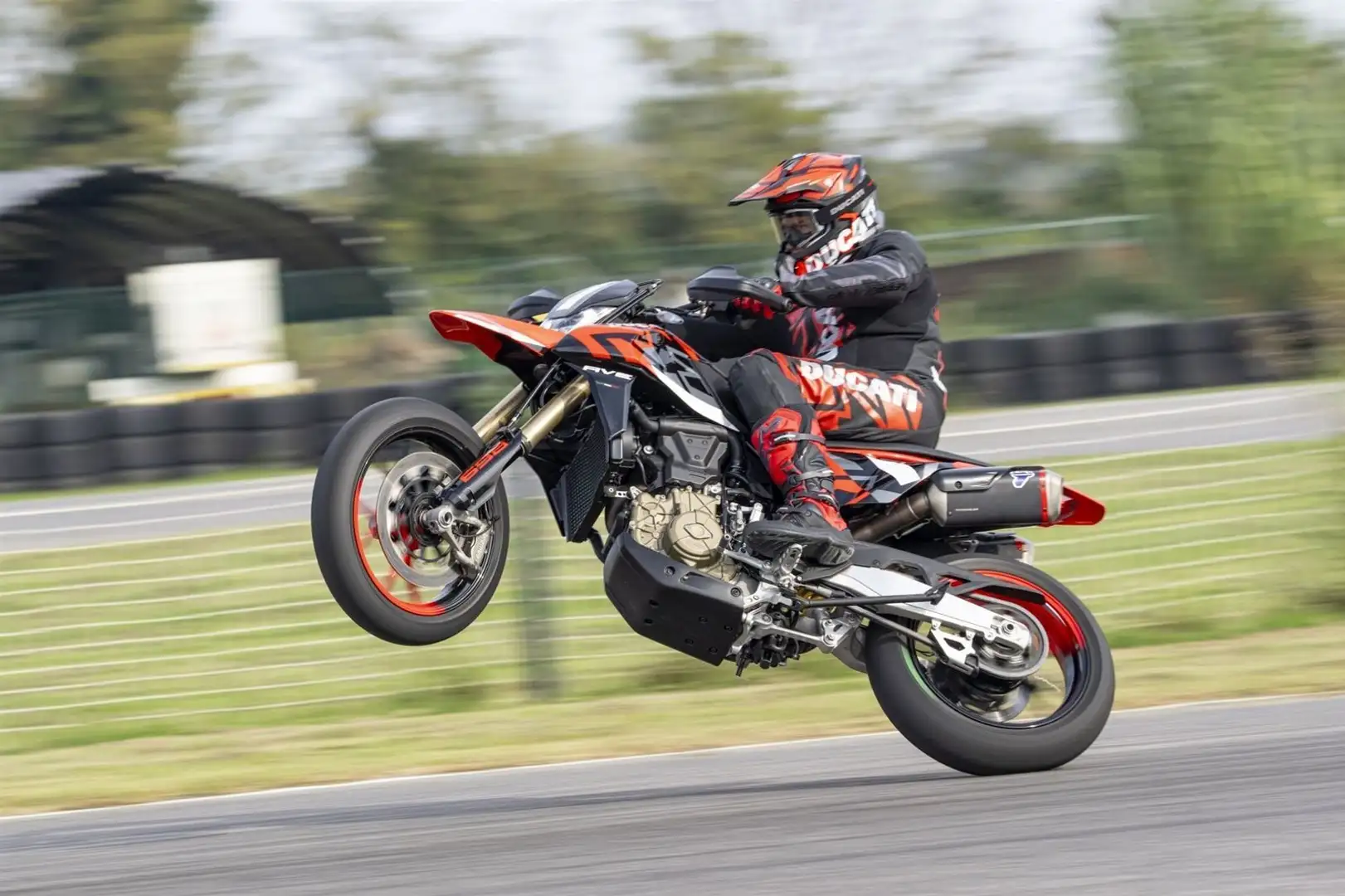 Ducati Hypermotard 698 Mono RVE Rosso - 2