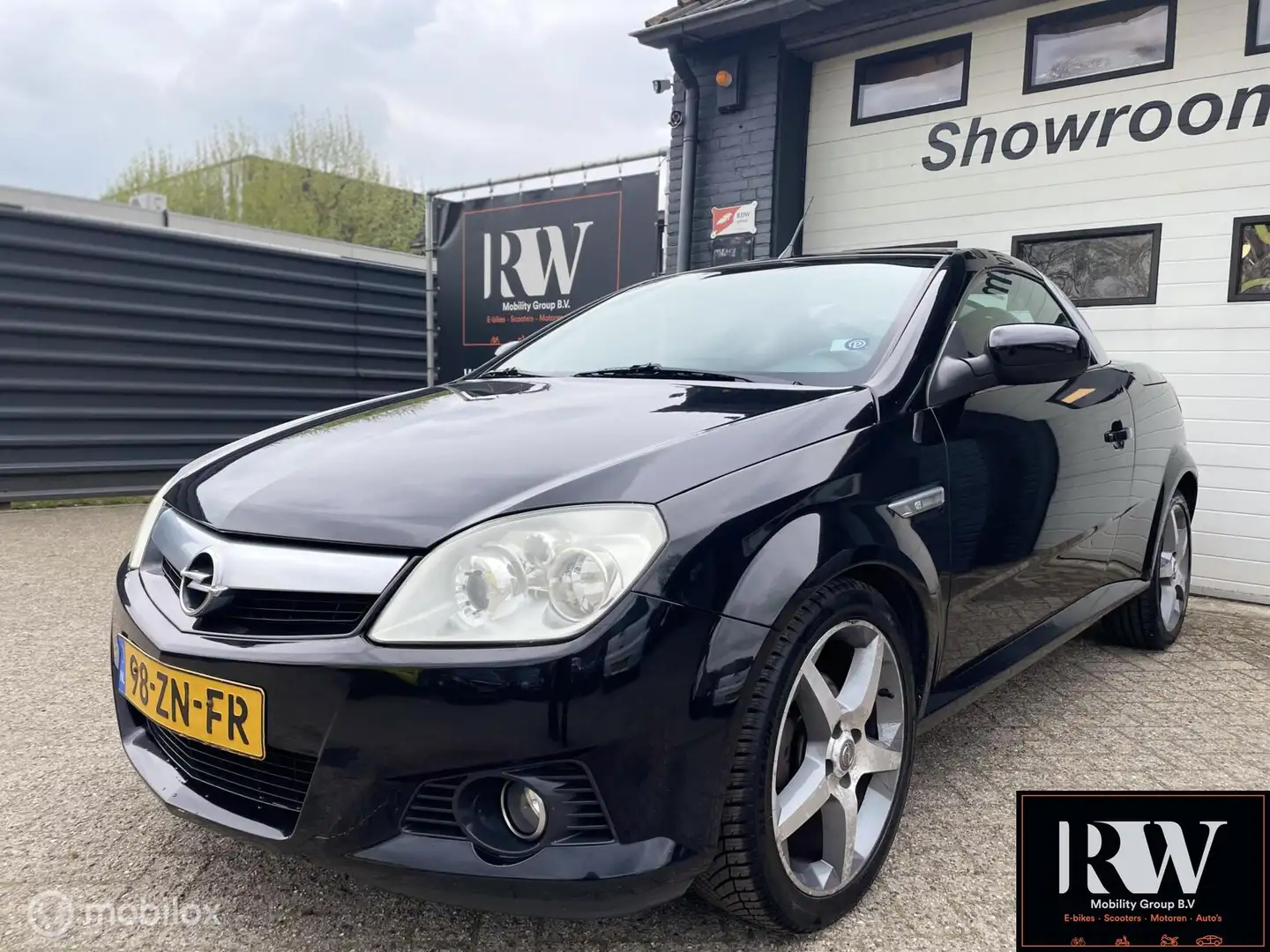 Opel Tigra TwinTop 1.4-16V Temptation,hardtop, nieuwe apk! Noir - 1
