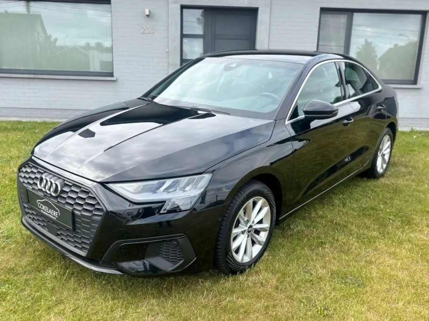 Audi A3 berline 30TFSI S-Tronic LED/Navi/ParkAssist/Cruise Zwart - 1