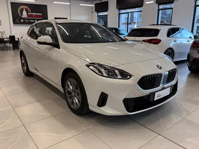 BMW 1 Series view 3