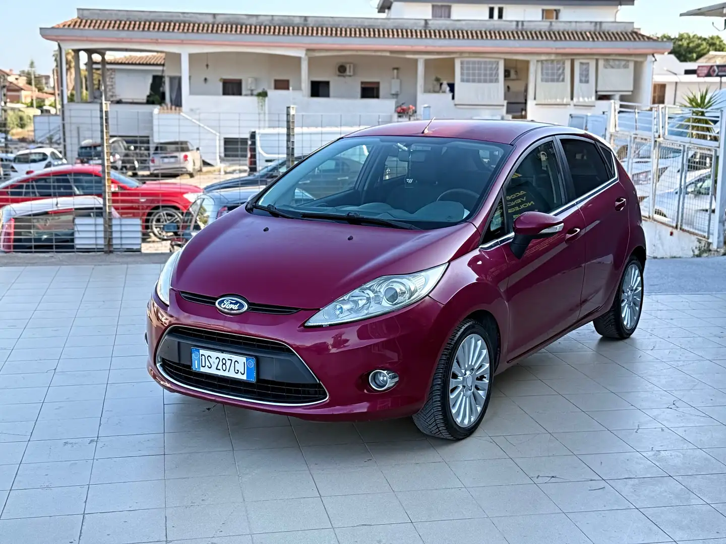Ford Fiesta 5p 1.4 tdci Titanium Garanzia 12 Mesi - 1