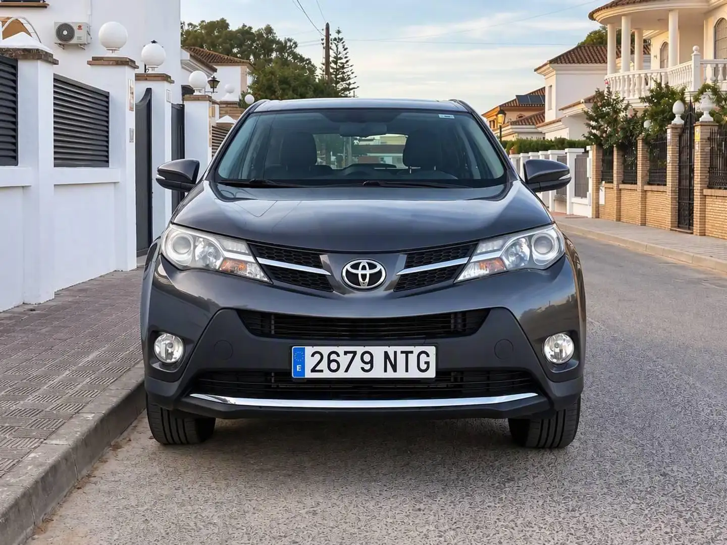 Toyota RAV4 RAV-4 120D Advance 4x2 Advance Gris - 2