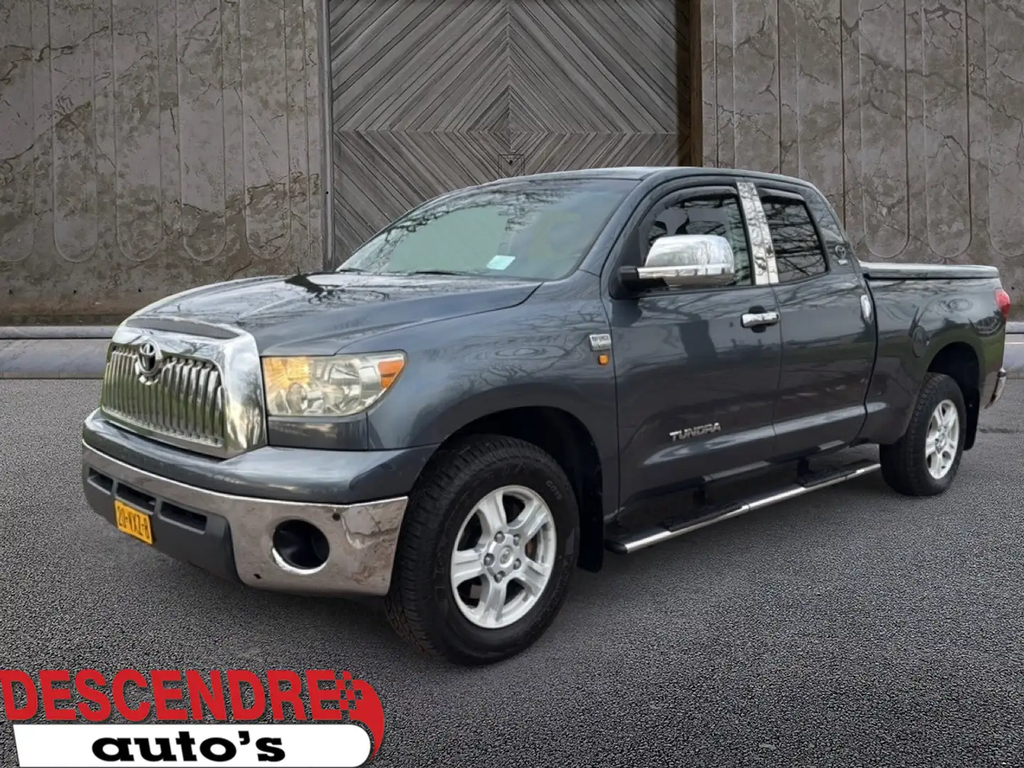Toyota Tundra 5.7 V8 LPG Grijs - 1