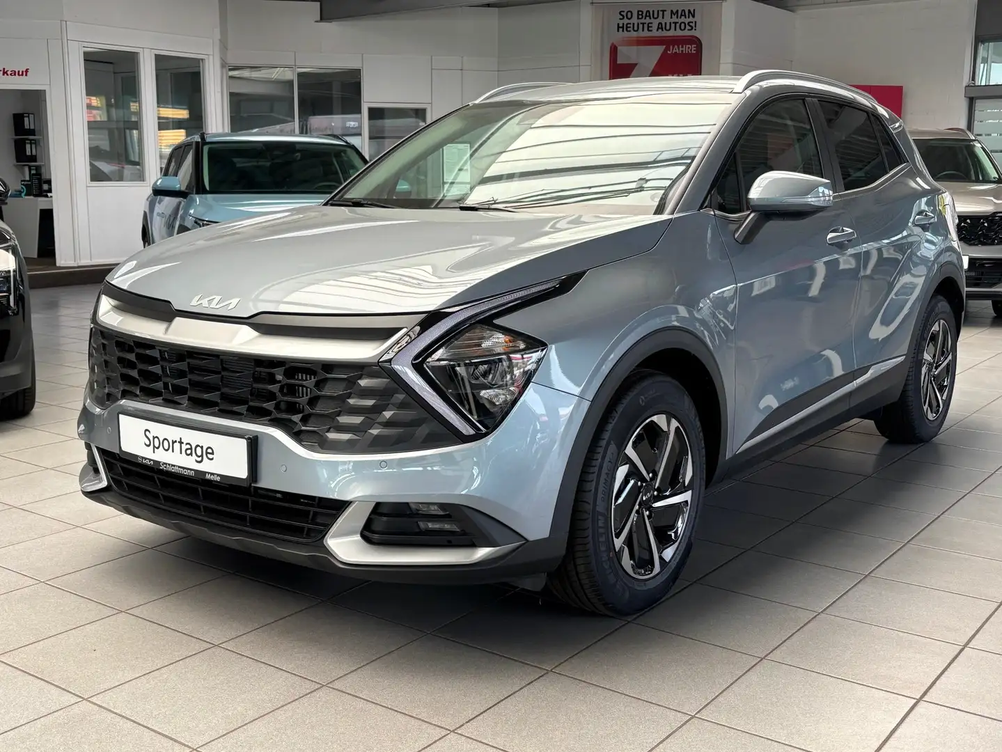 Kia Sportage 1.6 Benzin Automatik "Vision" *Navi*LED*RFK*SHZ* Argent - 2
