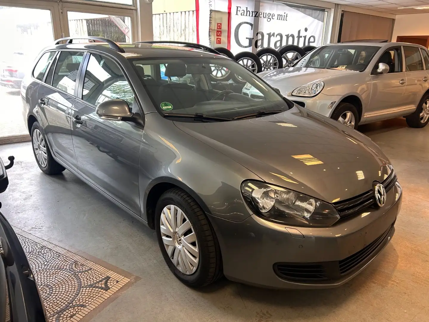 Volkswagen Golf VI Variant 1.6TDI Trendline BlueMotion Grau - 1