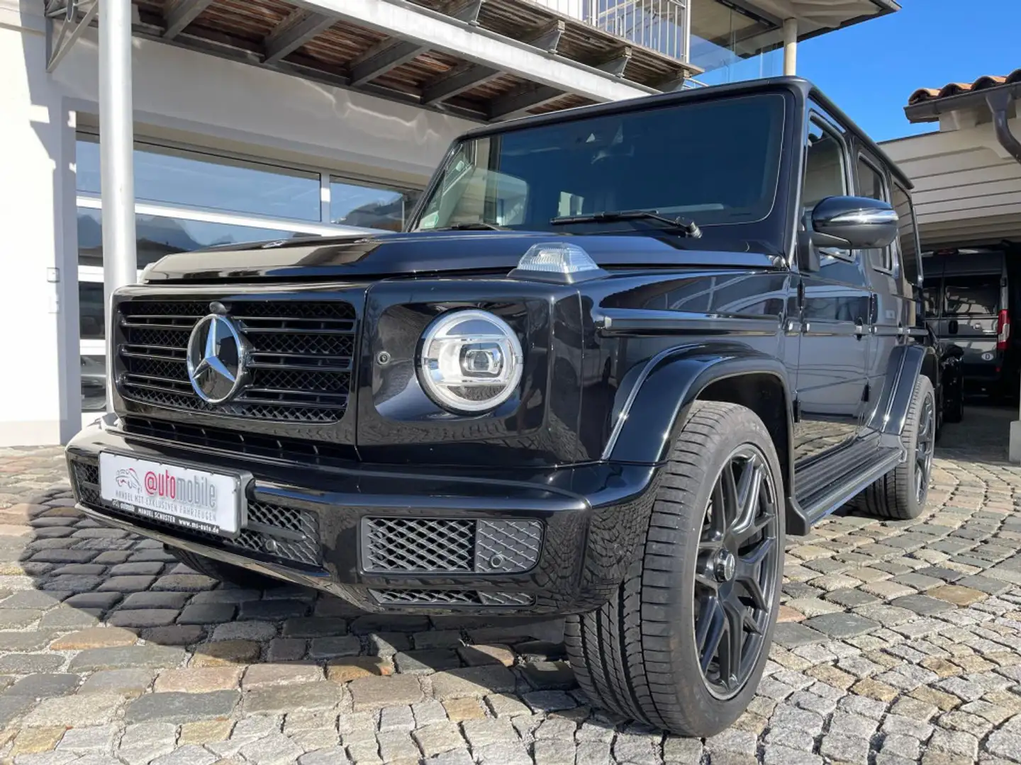 Mercedes-Benz G d Professional MANUFAKTUR AHK|360°|STHZ|22 Schwarz - 1