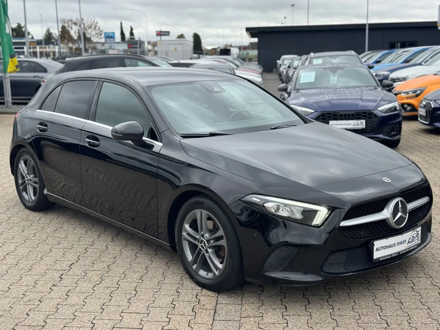 Mercedes-Benz A 180 d Autom,Navi,LED,Teilleder Noir - 2