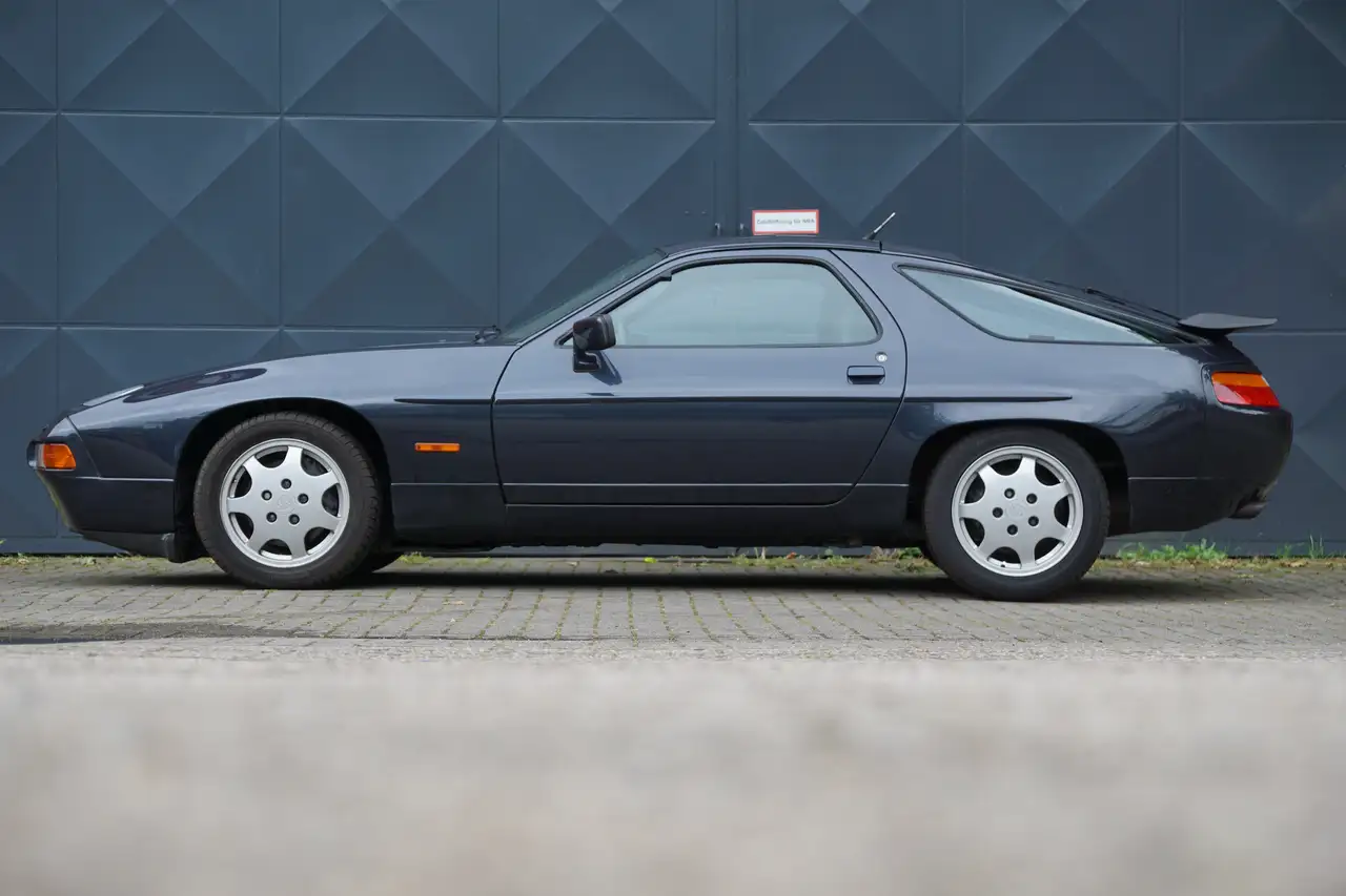 Porsche 928 GT, foto 2
