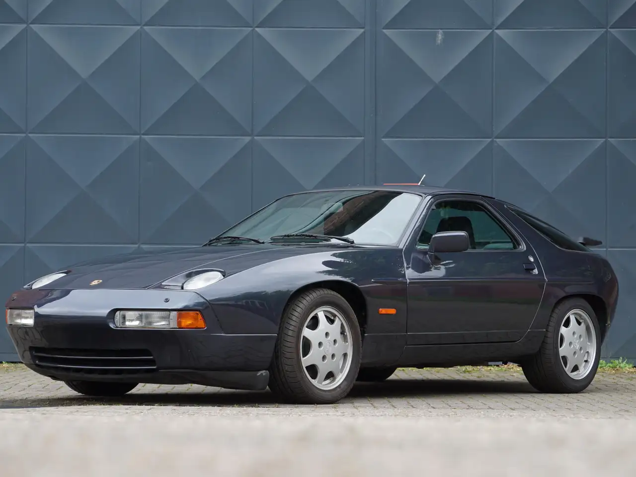Porsche 928 GT, foto 1
