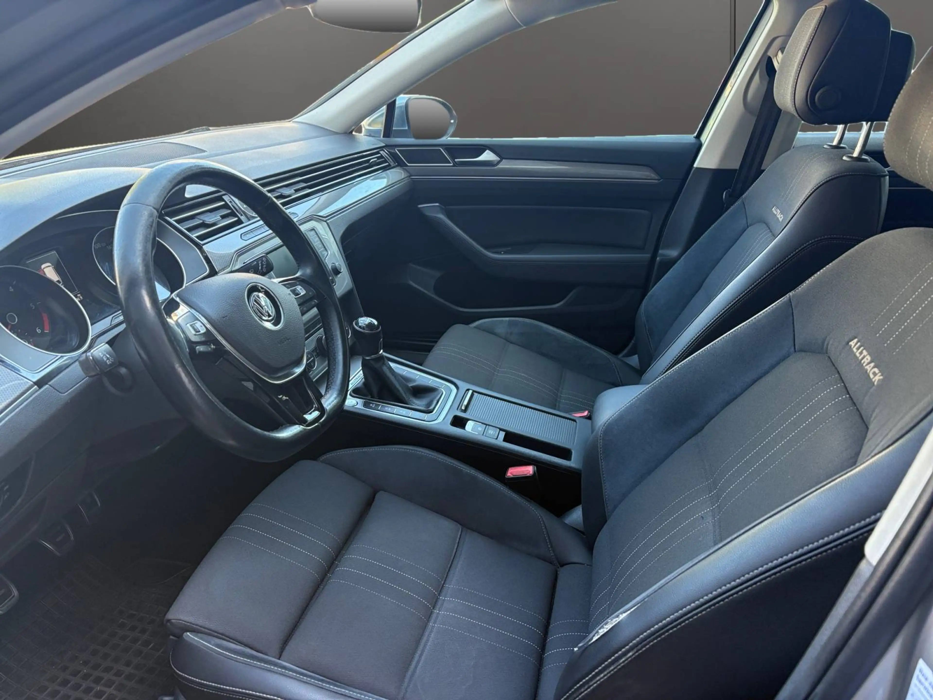 Volkswagen Passat Alltrack 2.0 TDI 4MOTION | 150 PS | TOPZUSTAND | ALLRAD | LED | NAVI | ACC | ANHÄNGEKUPPLUNG — photo 9