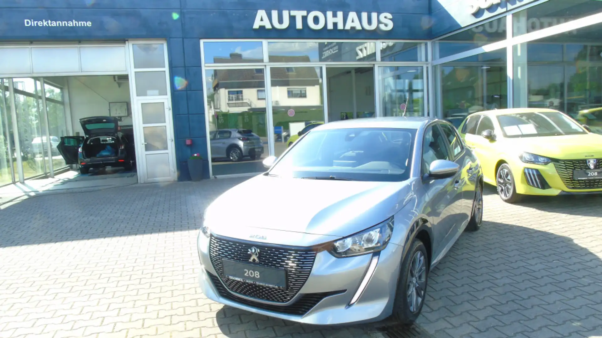 Peugeot 208 e- Active Pack Elektro 136Navigation, Sitzheizung Gris - 1