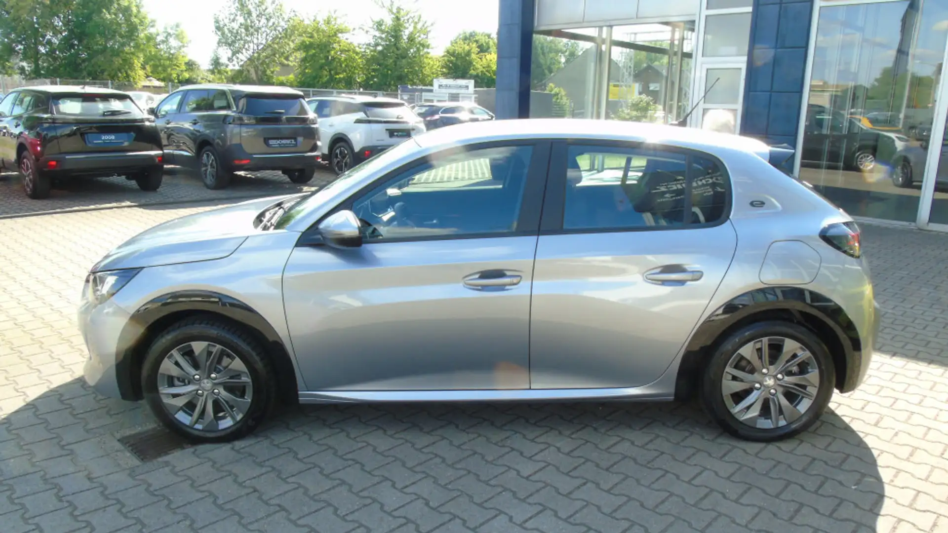 Peugeot 208 e- Active Pack Elektro 136Navigation, Sitzheizung Gris - 2