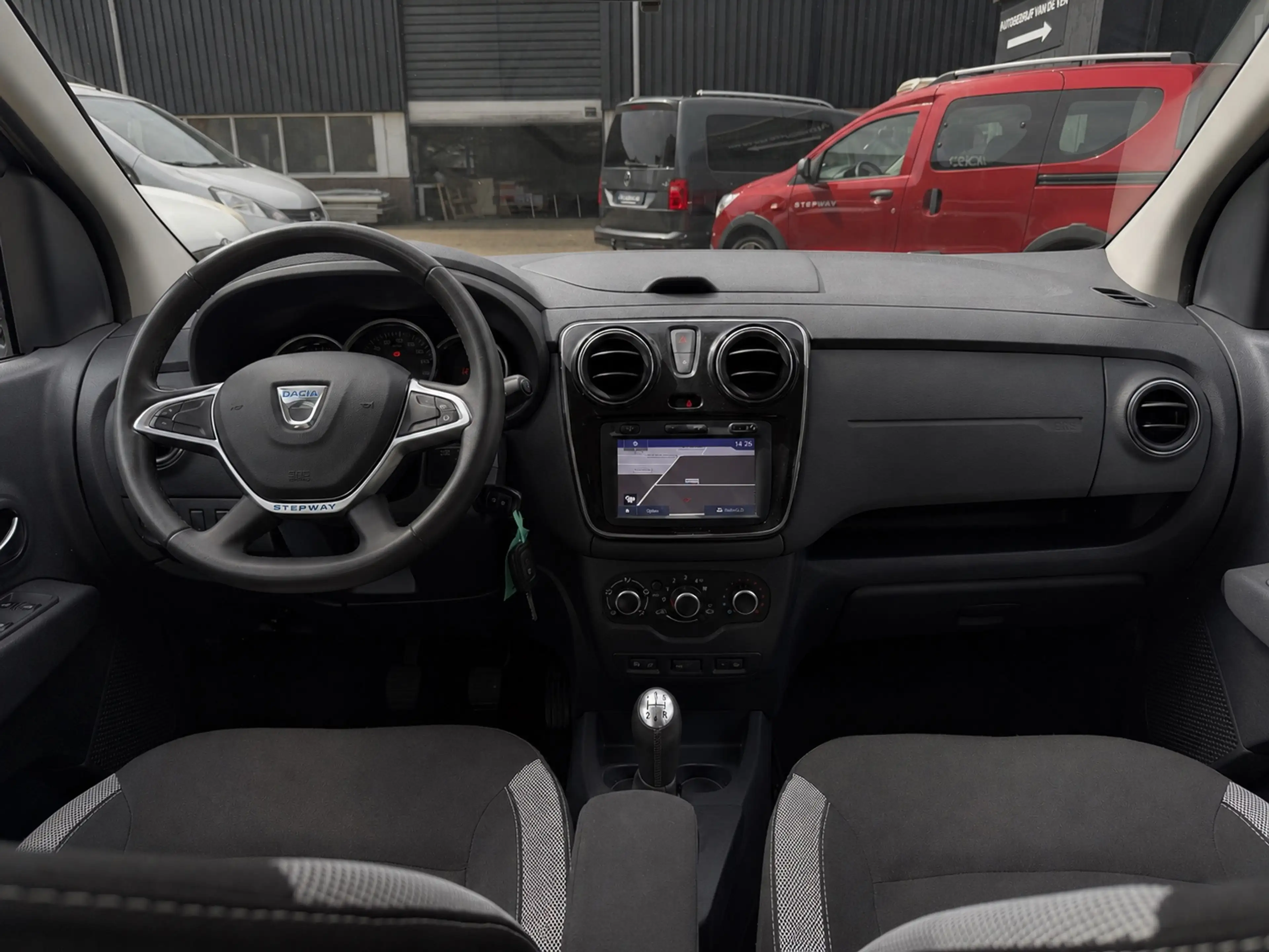 Dacia Lodgy 1.6 SCe Stepway | Airco | Cruise | DealerOH — photo 10