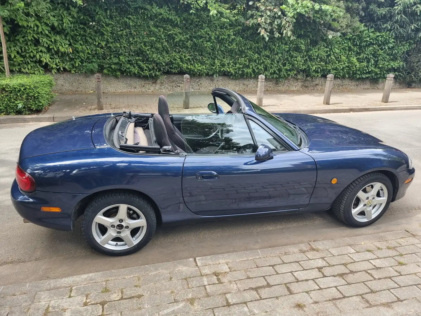 Mazda MX-5 Blauw - 2