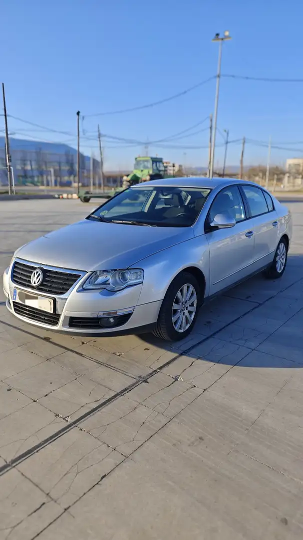 Volkswagen Passat 2.0TDI Sportline - 1