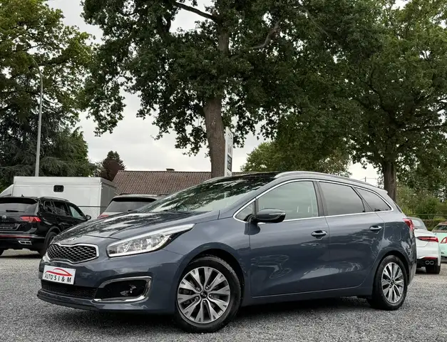 Kia Ceed main image