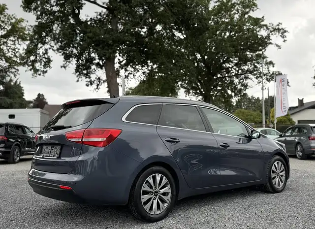 Kia Ceed view 3