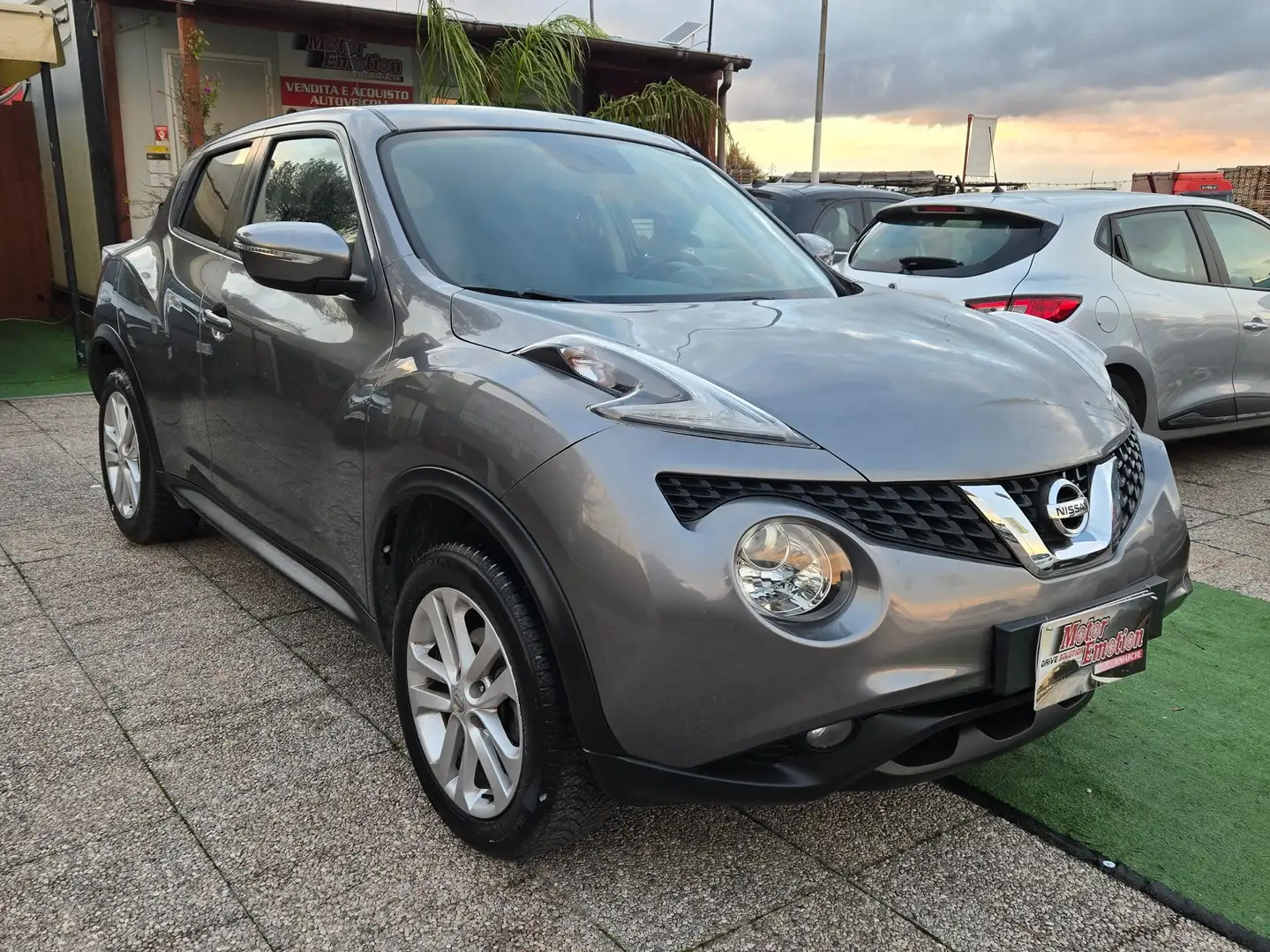 Nissan Juke 1.2 dig-t Acenta 115cv E6 Grigio - 1