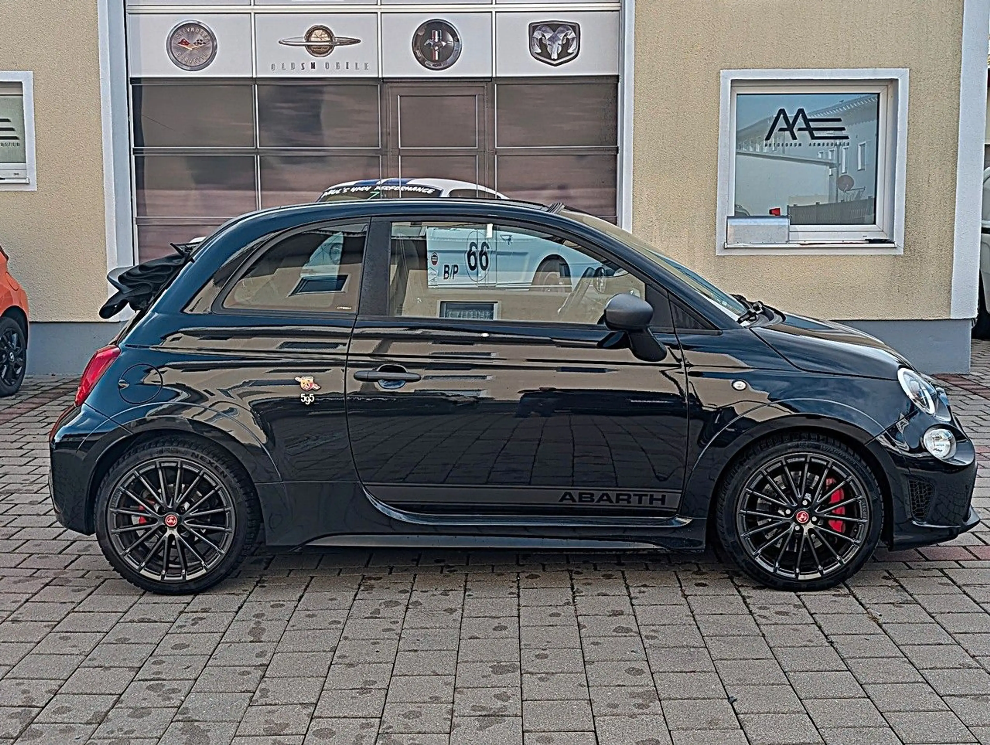Abarth 595 Competizione 595 Cabrio Competizione *Navigation/PDC/CarPlay* — photo 10