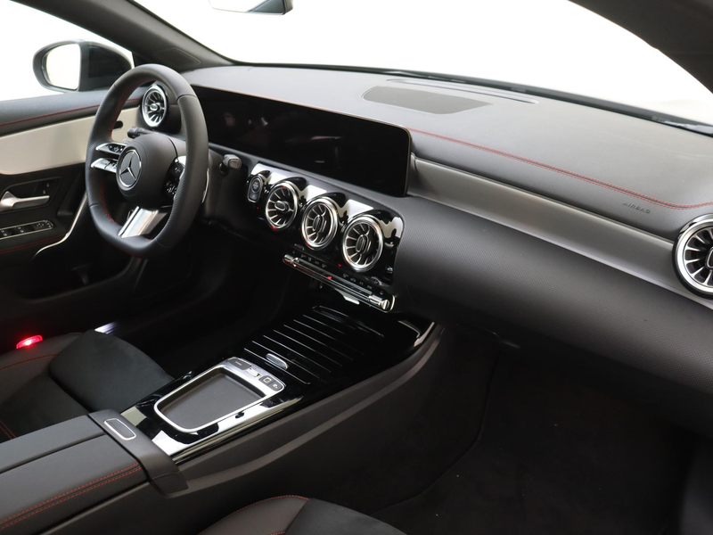 Mercedes-Benz CLA 180 Shooting Brake Business Solution AMG — photo 11