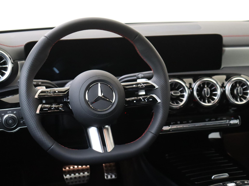 Mercedes-Benz CLA 180 Shooting Brake Business Solution AMG — photo 13