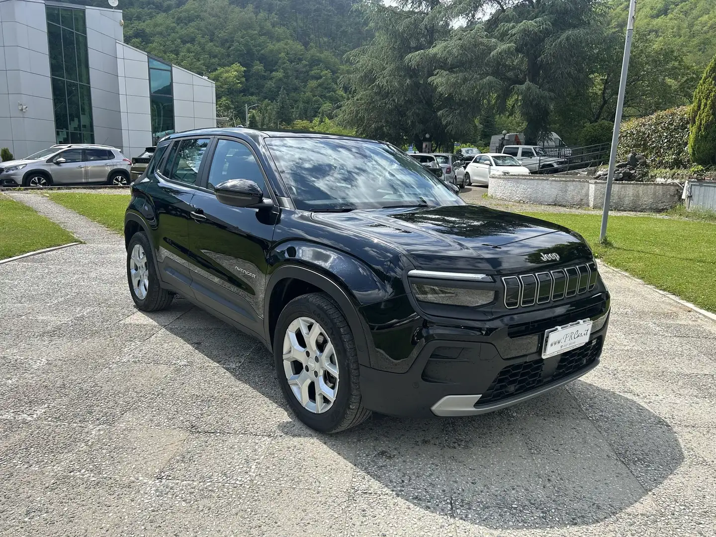 Jeep Avenger 1.2 Turbo 100 CV Altitude Schwarz - 1