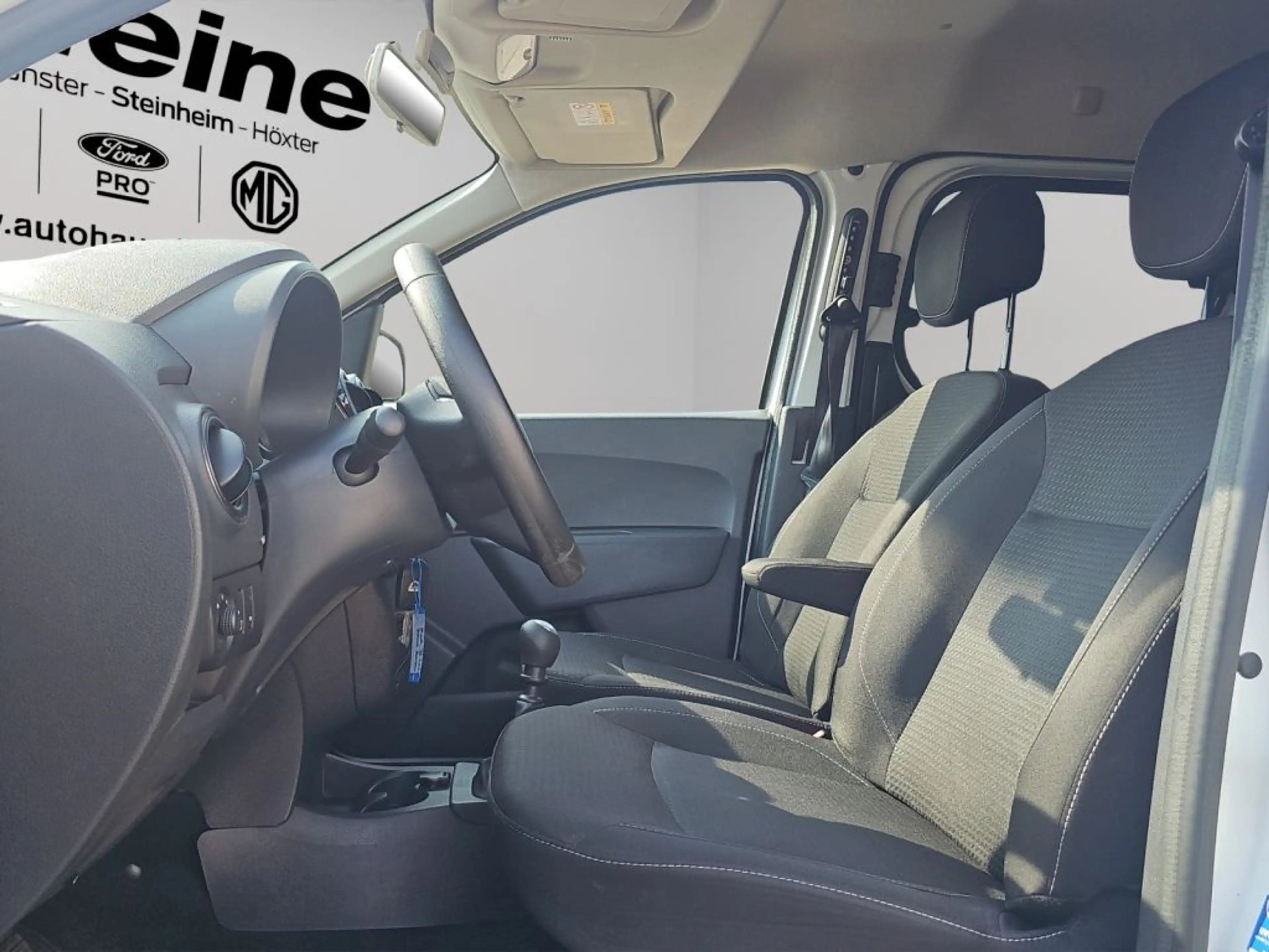 Dacia Dokker Comfort TCe 131 PS *NAVI*PDC* — photo 9
