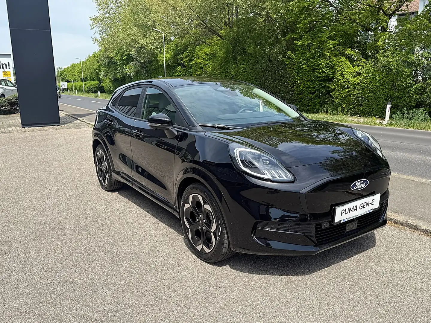 Ford Puma E-Gen 43kWh Premium Schwarz - 2