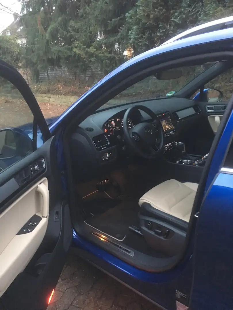 Volkswagen Touareg Touareg 3.0 V6 TDIAutomatik Exclusive Blau - 2