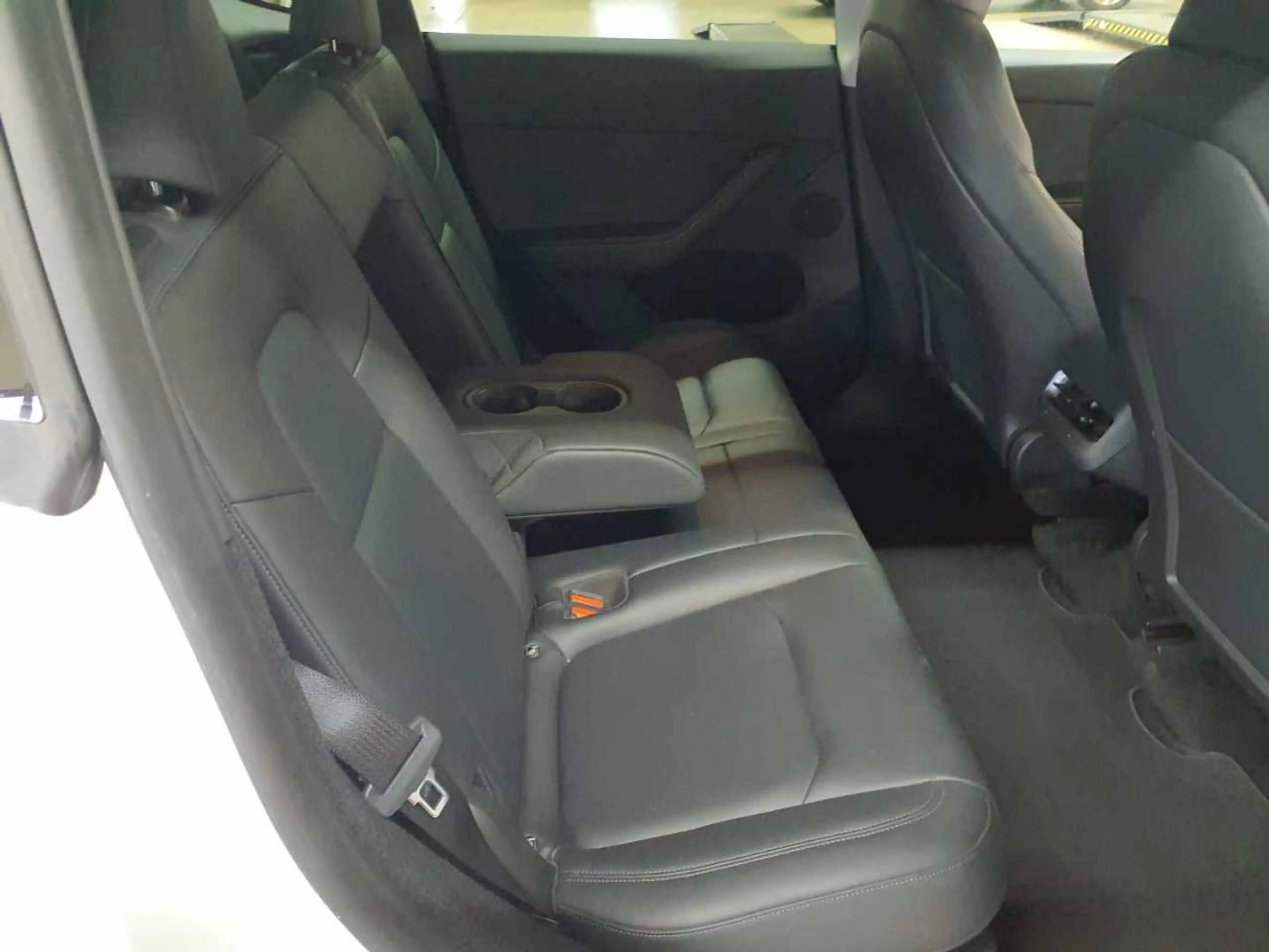 Tesla Model Y Long Range Dual Motor AWD — photo 13