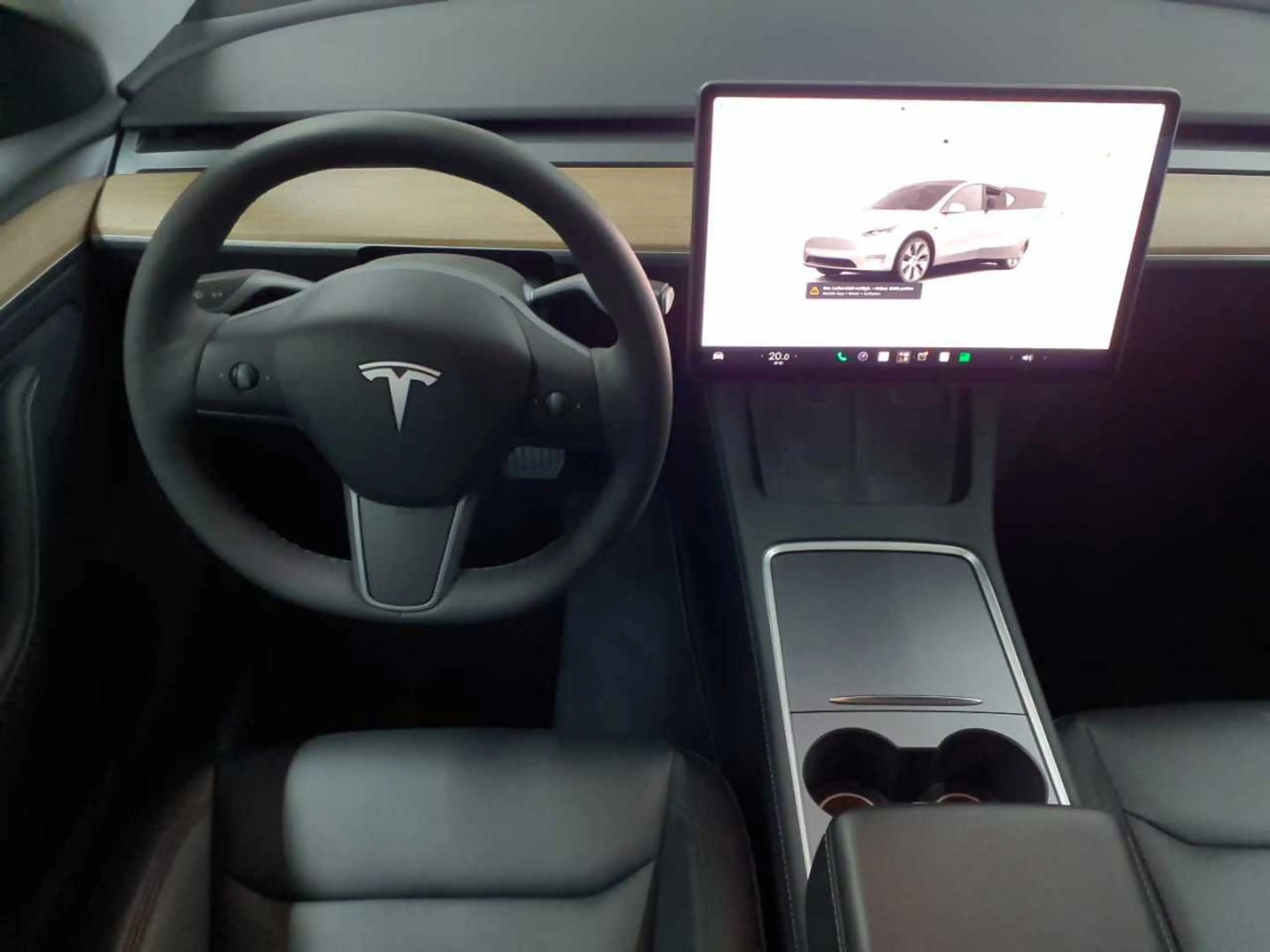 Tesla Model Y Long Range Dual Motor AWD — photo 9