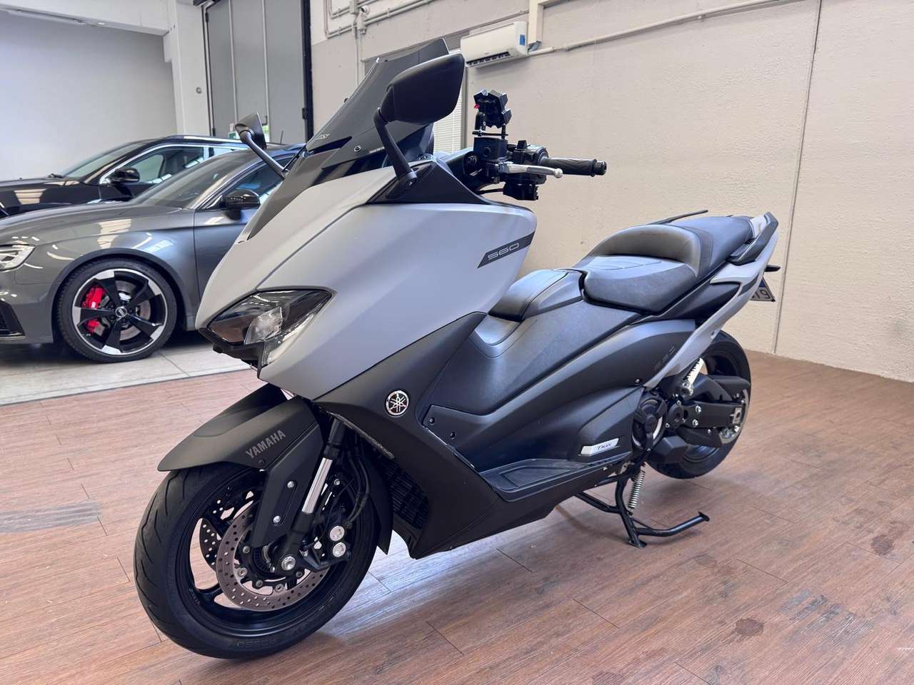 Yamaha TMAX 560 PERFETTO COMPLETAMENTE ORIGINALE SOLO 11000KM